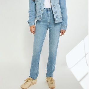 Aritzia Dark Blue Wash Denim Forum High Rise Jean. Size 28. Gently worn